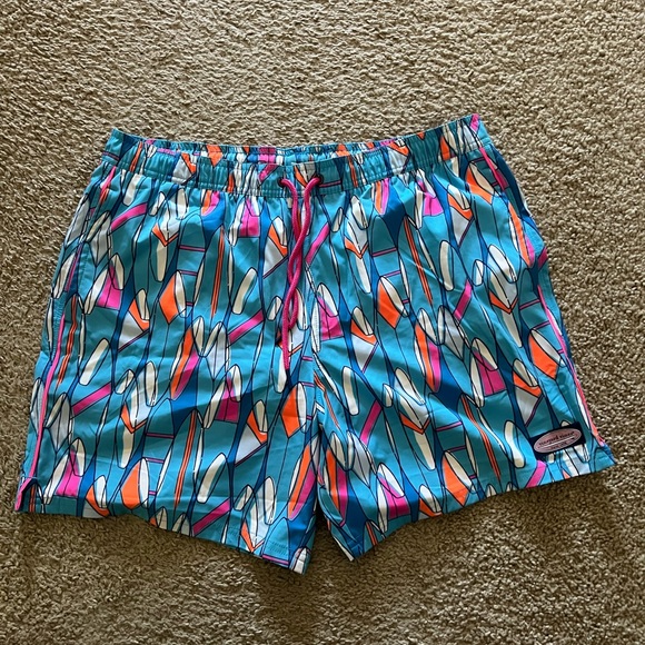 Men’s Vineyard Vines Swimming Trunks Size Large 7 Inch Printed Chappy Montauk
